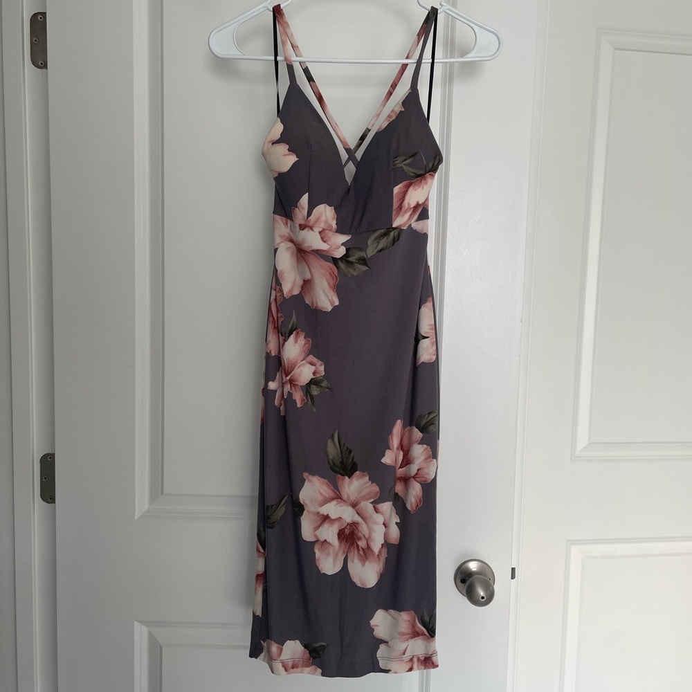 NWT Dainty Hooligan Midi Dress